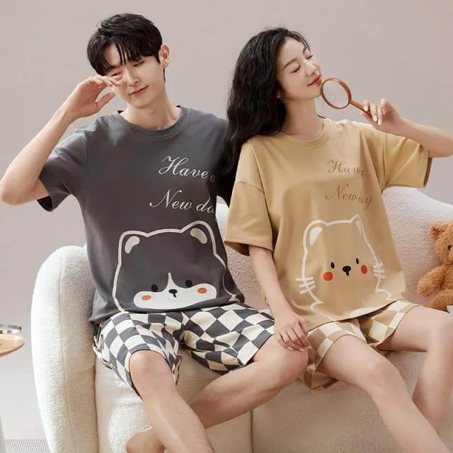 男性と女性のためのかわいい漫画のパジャマセット,カップルのための綿のパジャマ,半袖,スリーピングトップとショーツ,夏